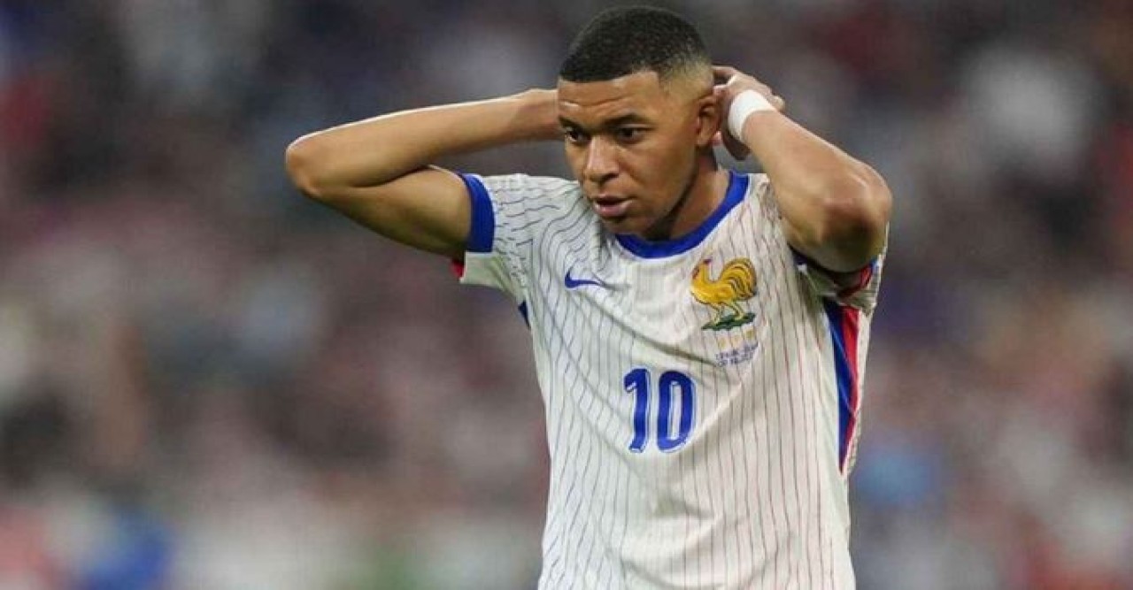 ফ্রান্সের জার্সিতে সব ম্যাচ খেলতে চান না এমবাপ্পে