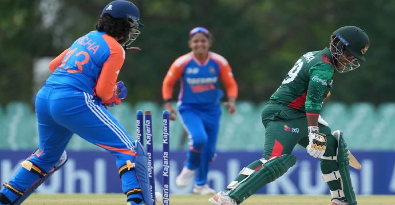 ১০ উইকেটে হেরে এশিয়া কাপের ফাইনালের স্বপ্ন শেষ বাংলাদেশের