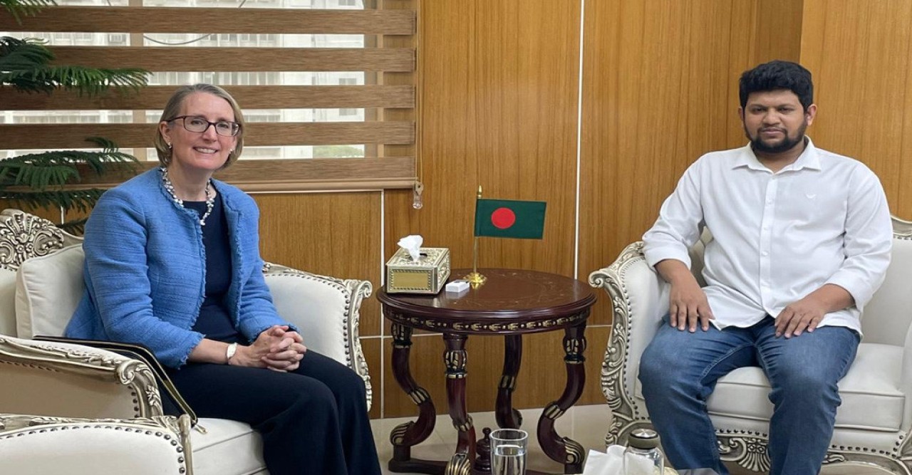 মাহফুজ আলমের সঙ্গে ব্রিটিশ হাইকমিশনারের বৈঠক