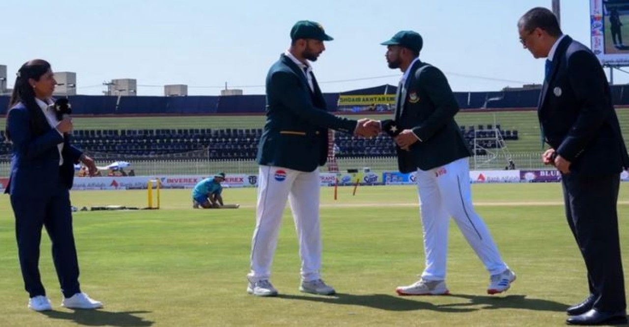 টস জিতে বোলিংয়ে বাংলাদেশ, একাদশে পরিবর্তন