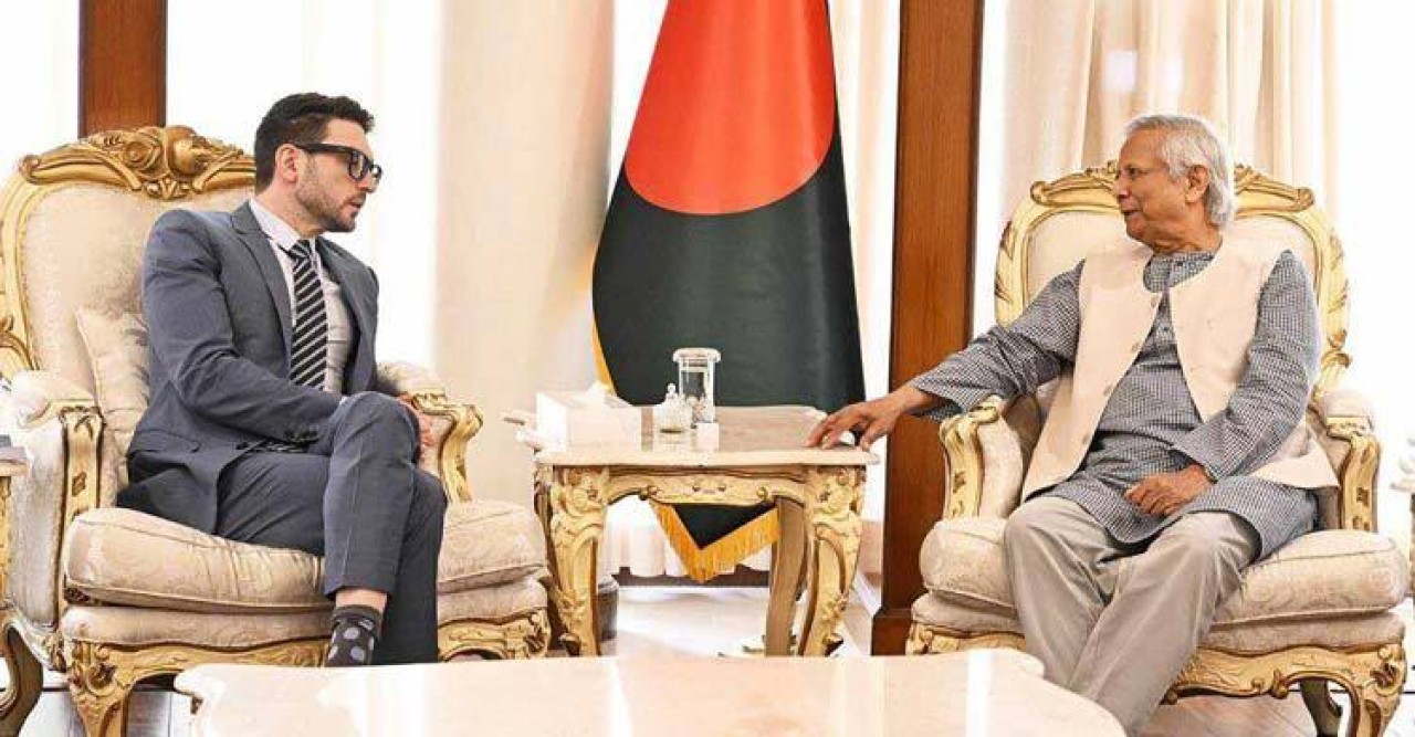 ‘ধ্বংসপ্রাপ্ত’ অর্থনীতি পুনর্গঠনে সহযোগিতা চান প্রধান উপদেষ্টা