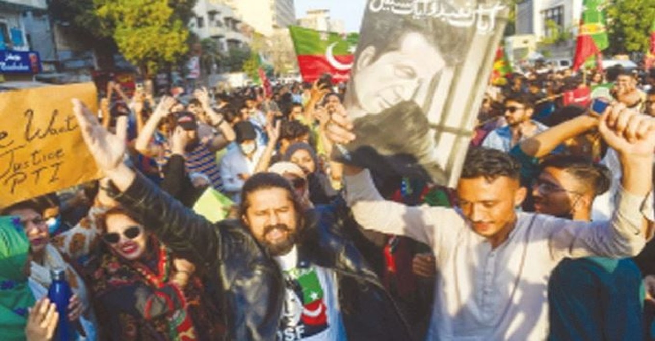 আলজাজিরার বিশ্লেষণ: নতুন সরকার চায় পাকিস্তানের জনগণ