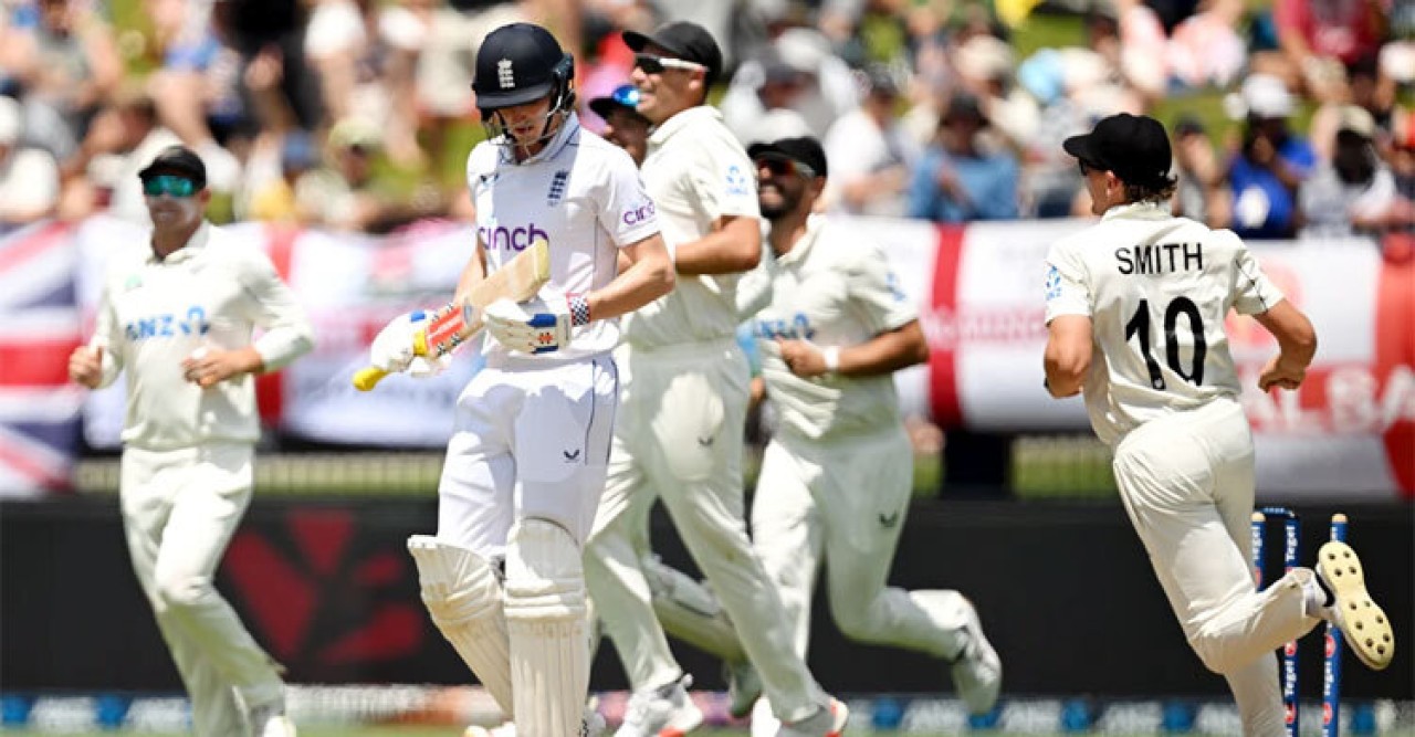 ইংল্যান্ডকে ১৪৩ রানে গুটিয়ে বড় লিডের পথে নিউজিল্যান্ড