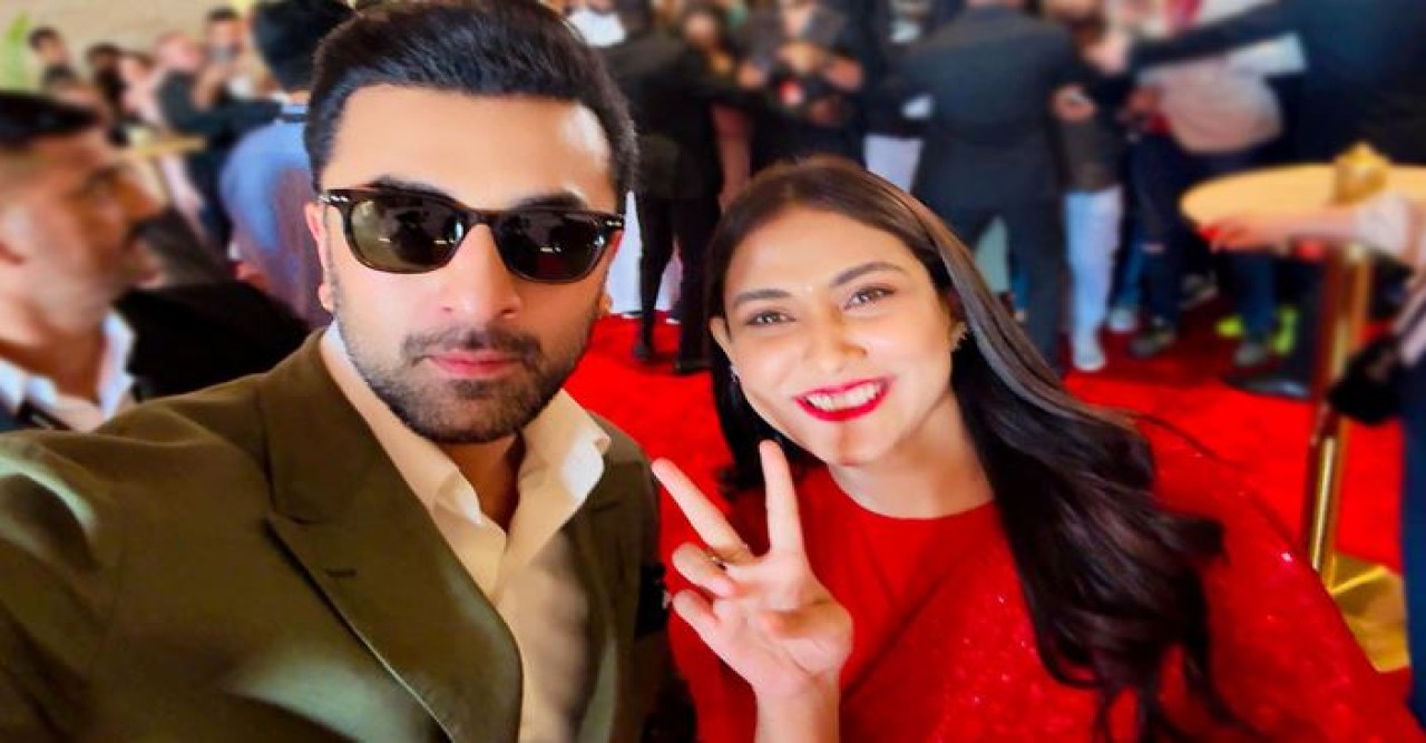 নজর কেড়েছে বলিউড সুপারস্টার রনবীর কাপুরের সেলফিতে মেহজাবীনের বন্দি