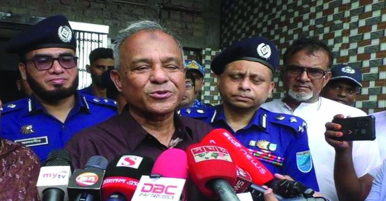 সন্ত্রাসীদের স্থান এদেশে হবে না : স্বরাষ্ট্র উপদেষ্টা