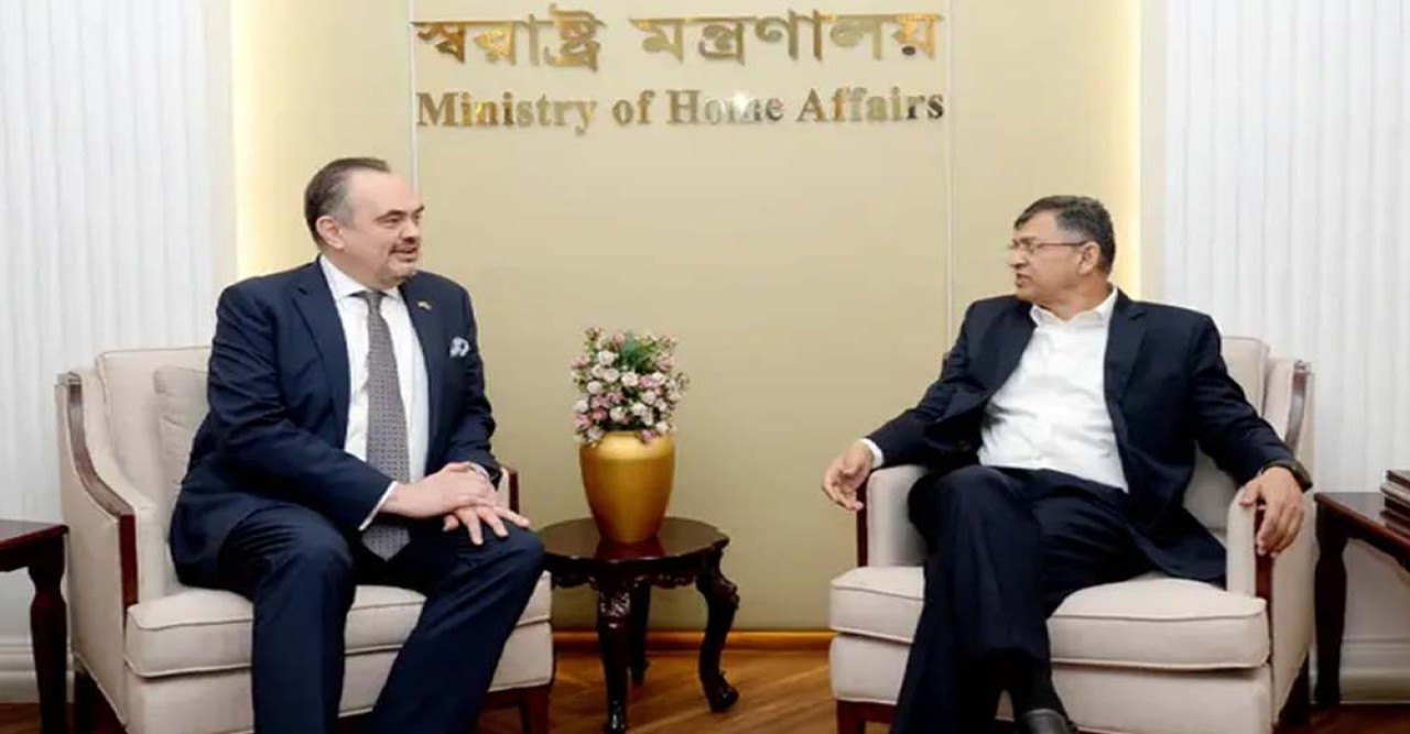 ঢাকায় মার্কিন দূতাবাসের নিরাপত্তা জোরদার করা হয়েছে : স্বরাষ্ট্রমন্ত্রী