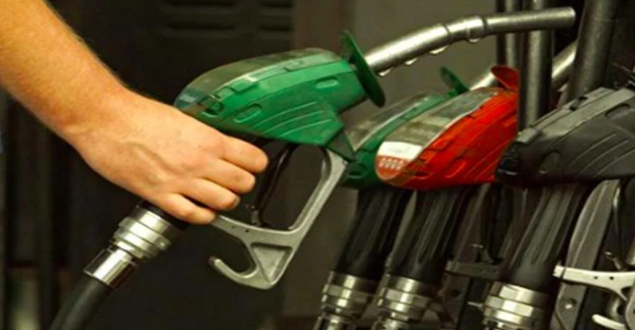আমিরাতে জ্বালানির মূল্য ৩০ শতাংশ বৃদ্ধি