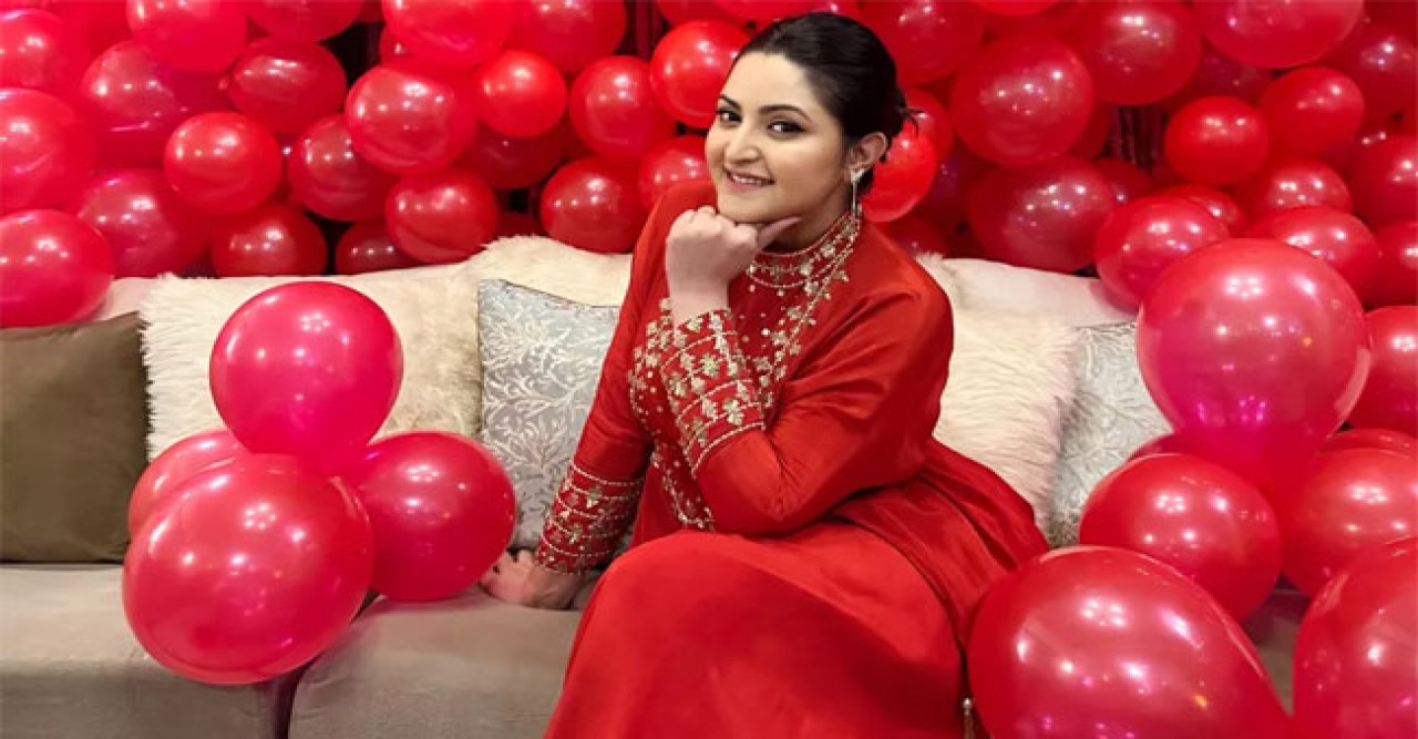 আনন্দবাজারের বর্ষসেরা অভিনেত্রী পরীমণি