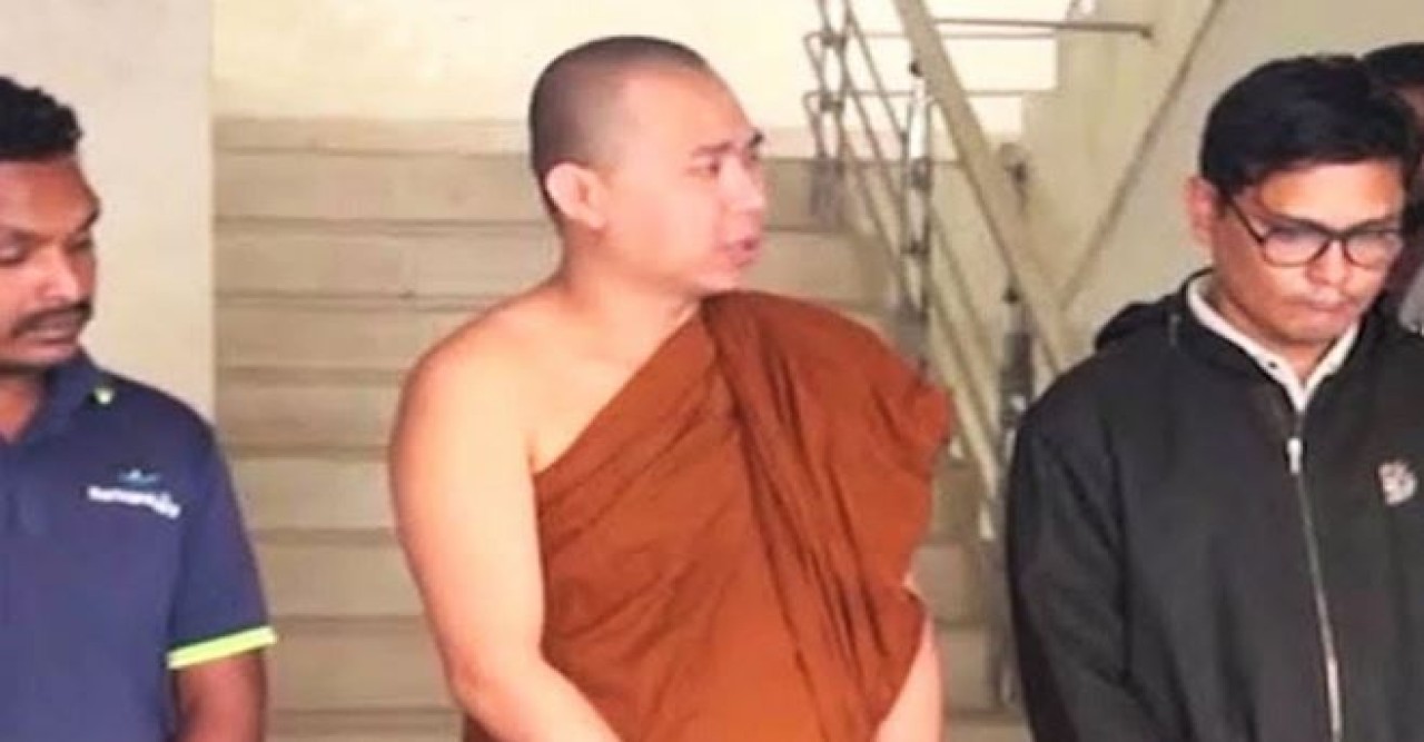 অনলাইন জুয়ায় ফতুর বৌদ্ধ ভিক্ষু