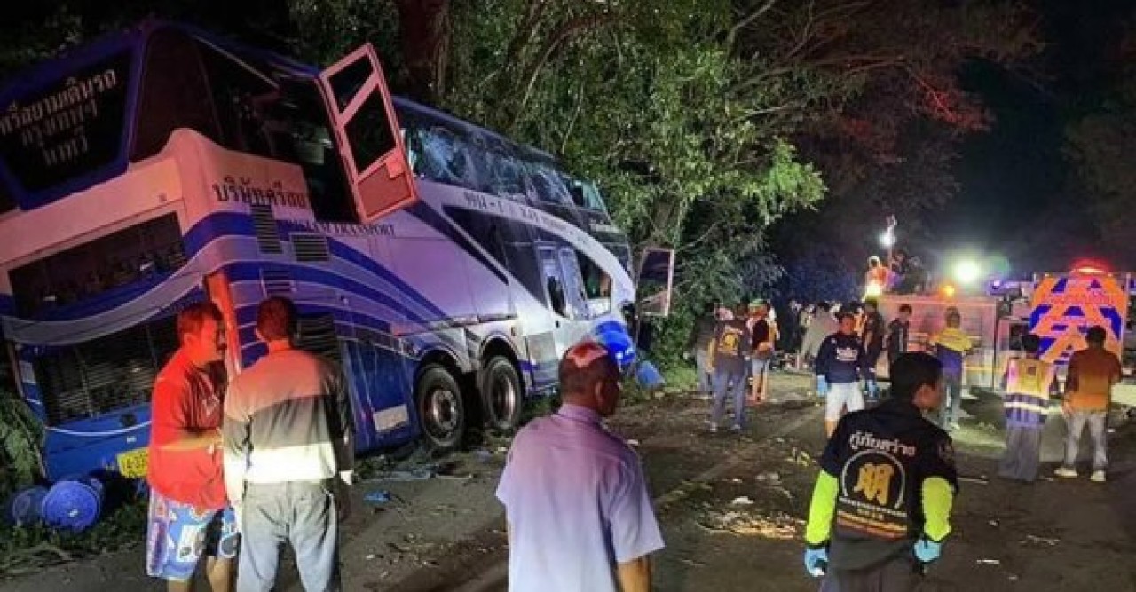 থাইল্যান্ডে বাস দুর্ঘটনা, অন্তত ২০ শিশুর মৃত্যুর শঙ্কা