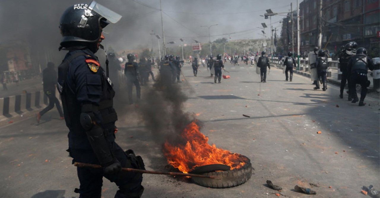 নেপালে রাজতন্ত্র সমর্থকদের সঙ্গে পুলিশের সংঘর্ষ, নিহত ২