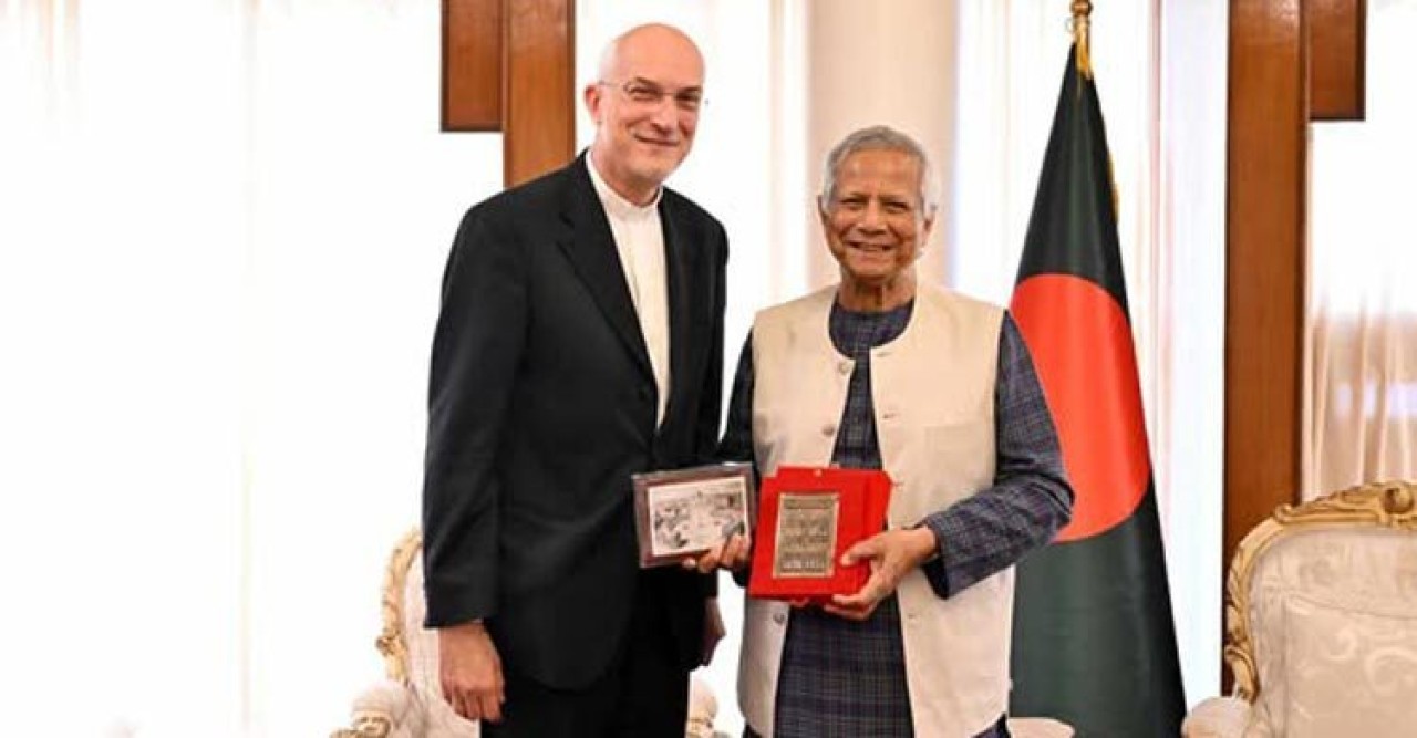 ড. ইউনূসকে মানব ভ্রাতৃত্ববিষয়ক সম্মেলনে পোপের আমন্ত্রণ