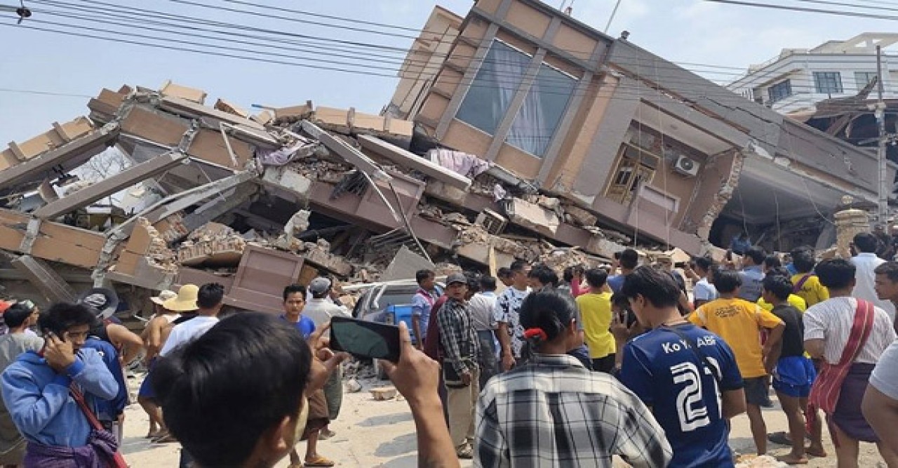 মিয়ানমারে শক্তিশালী ভূমিকম্পে মৃতের সংখ্যা বেড়ে ৬৯৪ জন, আহত ১৬৭০