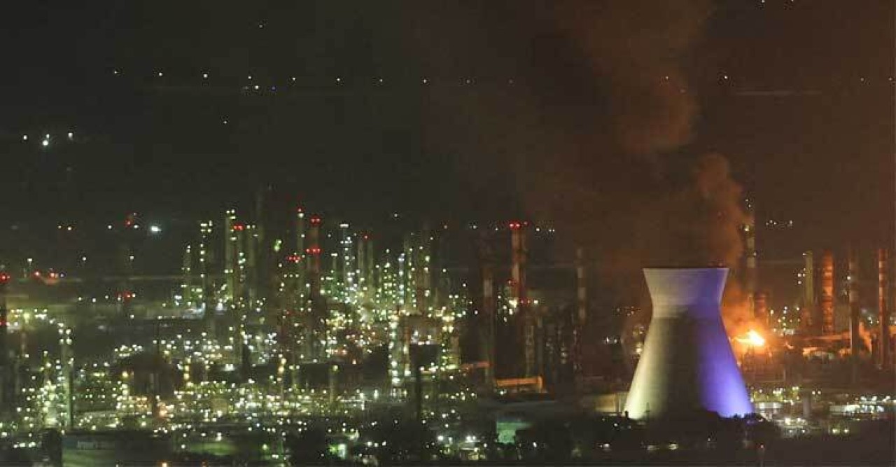 ইরানের হামলায় জ্বলছে ইসরায়েলের সবচেয়ে বড় তেল শোধনাগার, নিহত ৩