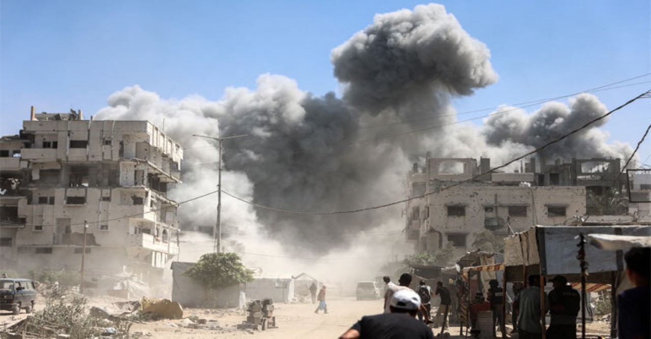 ১০ থেকে ১৫ মিনিট পরপর গাজা সিটিতে বোমা ফেলছে ইসরায়েল