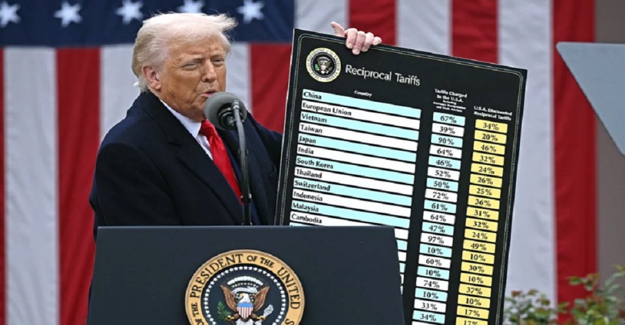 মার্কিন শুল্ক : কী দেখছে বাংলাদেশ সরকার, অর্থনীতিবিদ ও ব্যবসায়ীরা