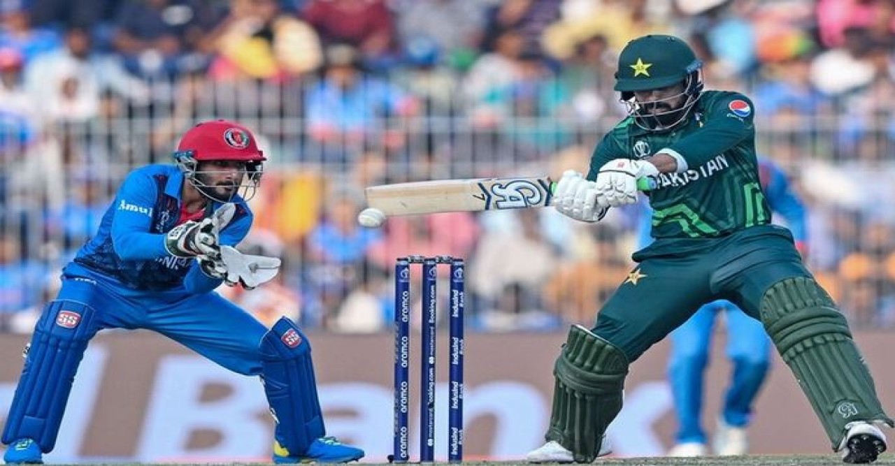 দুই হাফসেঞ্চুরিতে পাকিস্তানের ২৮২ রান