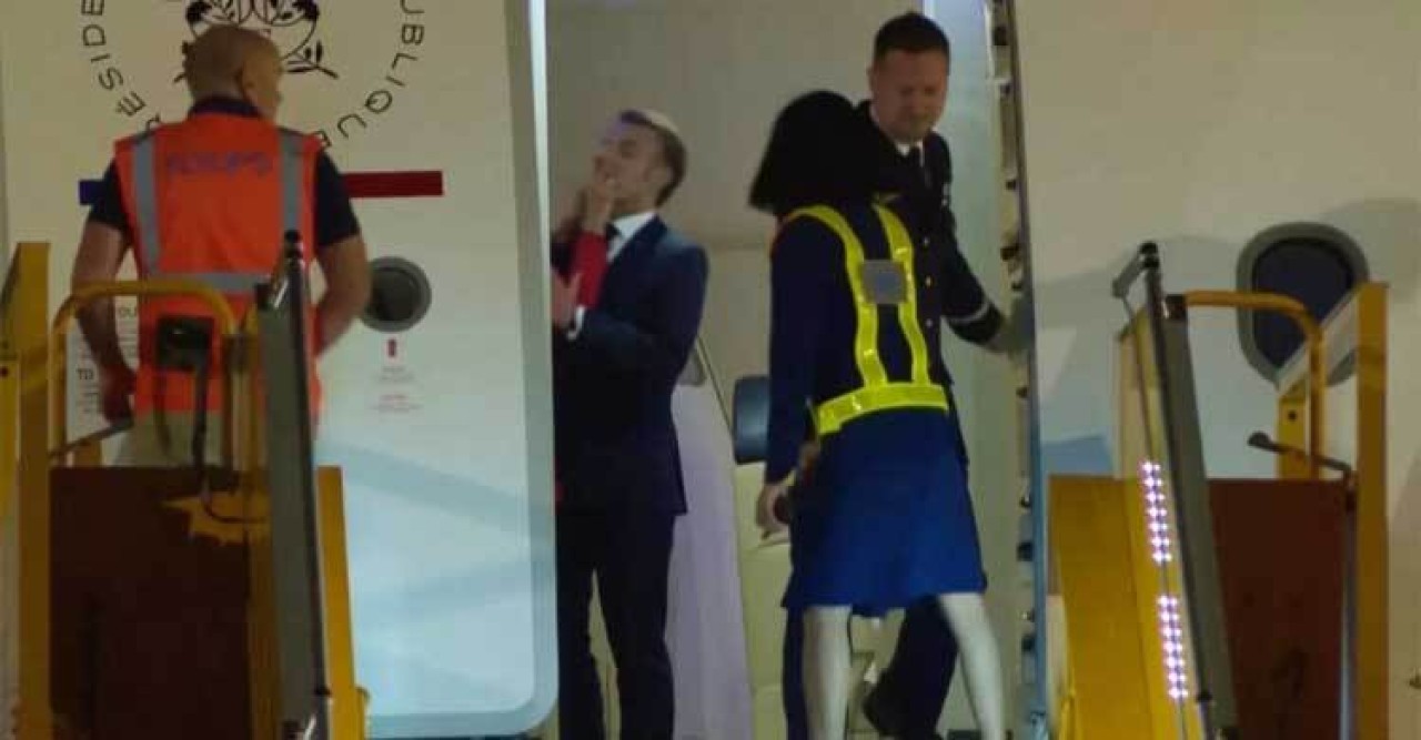 স্ত্রীর হাতে চড় খেয়েছেন ম্যাক্রোঁ?