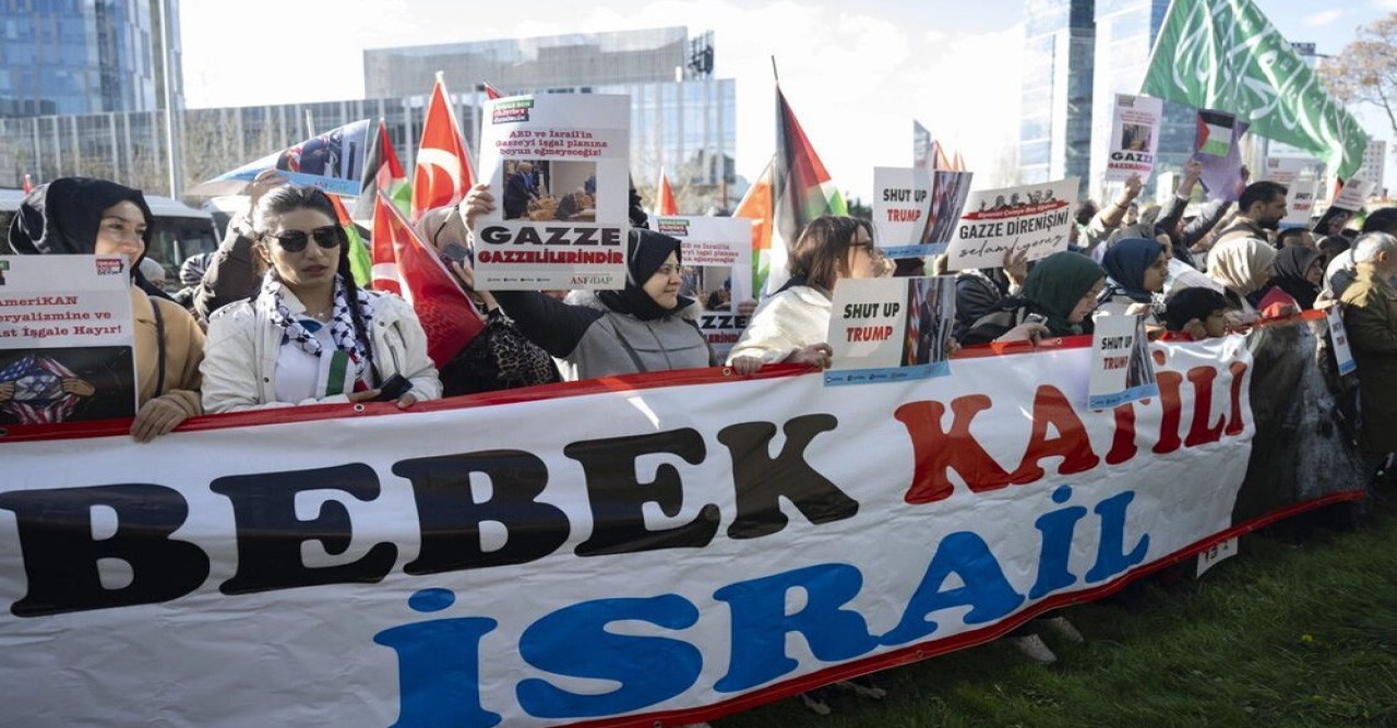 ইসরায়েলি নৃশংসতার প্রতিবাদে দেশে দেশে প্রতিবাদ