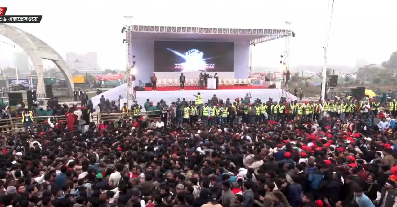 তারেক রহমানের গণসংবর্ধনা কানায় কানায় পূর্ণ পূর্বাচলে মঞ্চ এলাকা