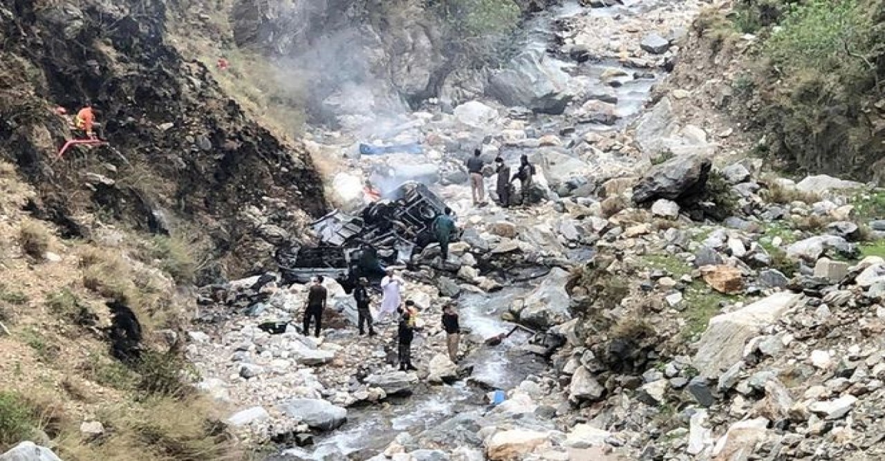 পাকিস্তানে চীনা কর্মীদের গাড়িতে হামলা, নিহত ৬