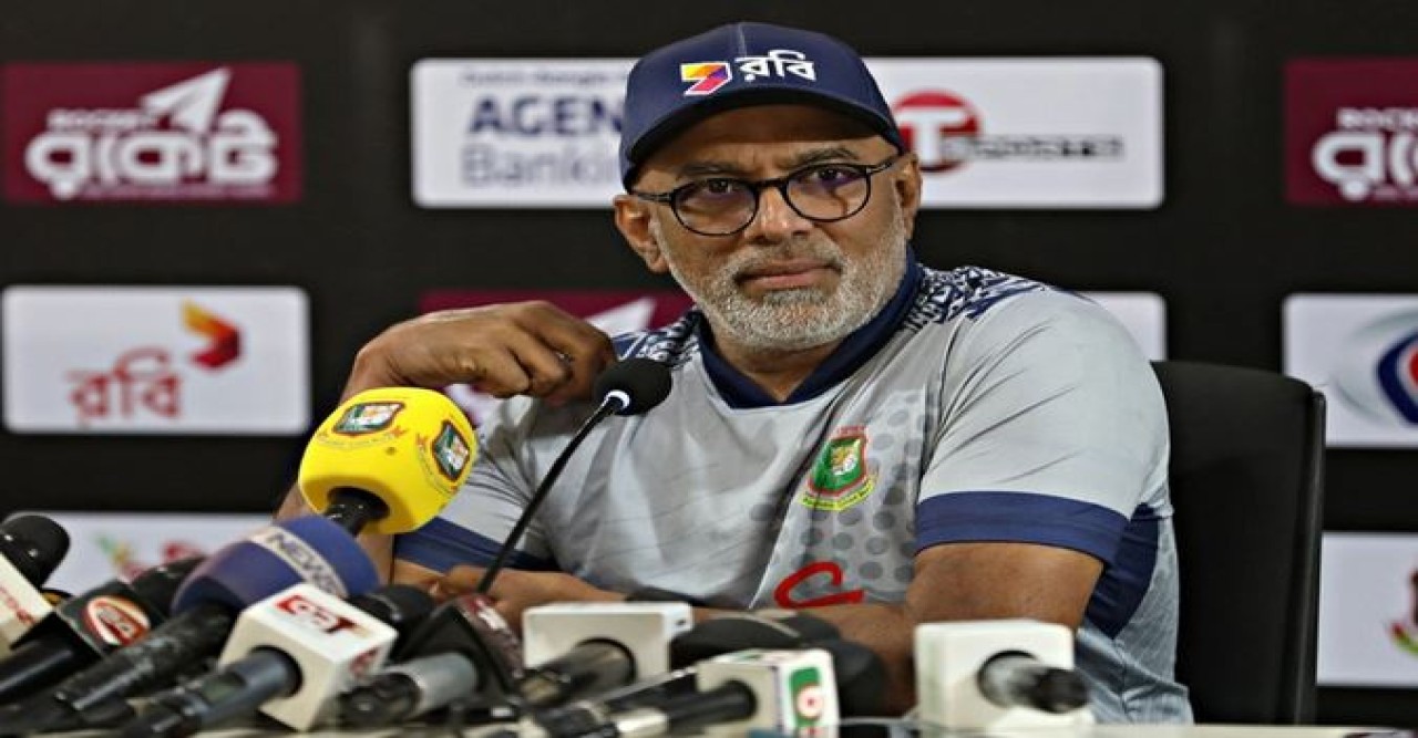 চট্টগ্রাম টেস্টে থাকছেন না হাতুরাসিংহে