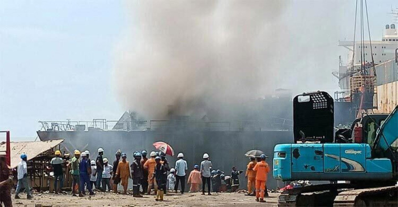 শিপইয়ার্ডে বিস্ফোরণে দগ্ধ আরও দুজনের মৃত্যু, নিহত বেড়ে ৫