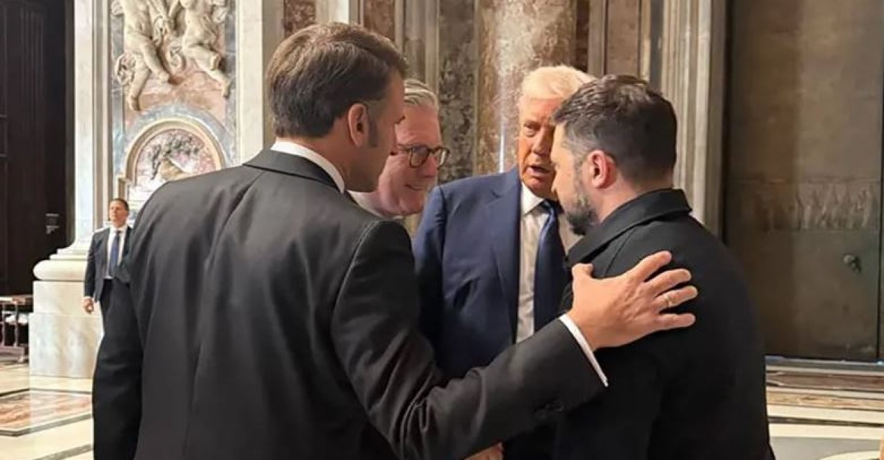 ভ্যাটিকানে ট্রাম্প-জেলেনস্কি ‘ফলপ্রসূ’ বৈঠক