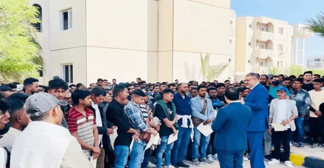 লিবিয়া থেকে দেশে ফিরল আরো ৩১০ বাংলাদেশি