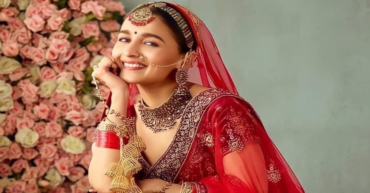 গুরুতর অসুস্থ প্রিয়জন, বিদেশ সফর বাতিল আলিয়ার