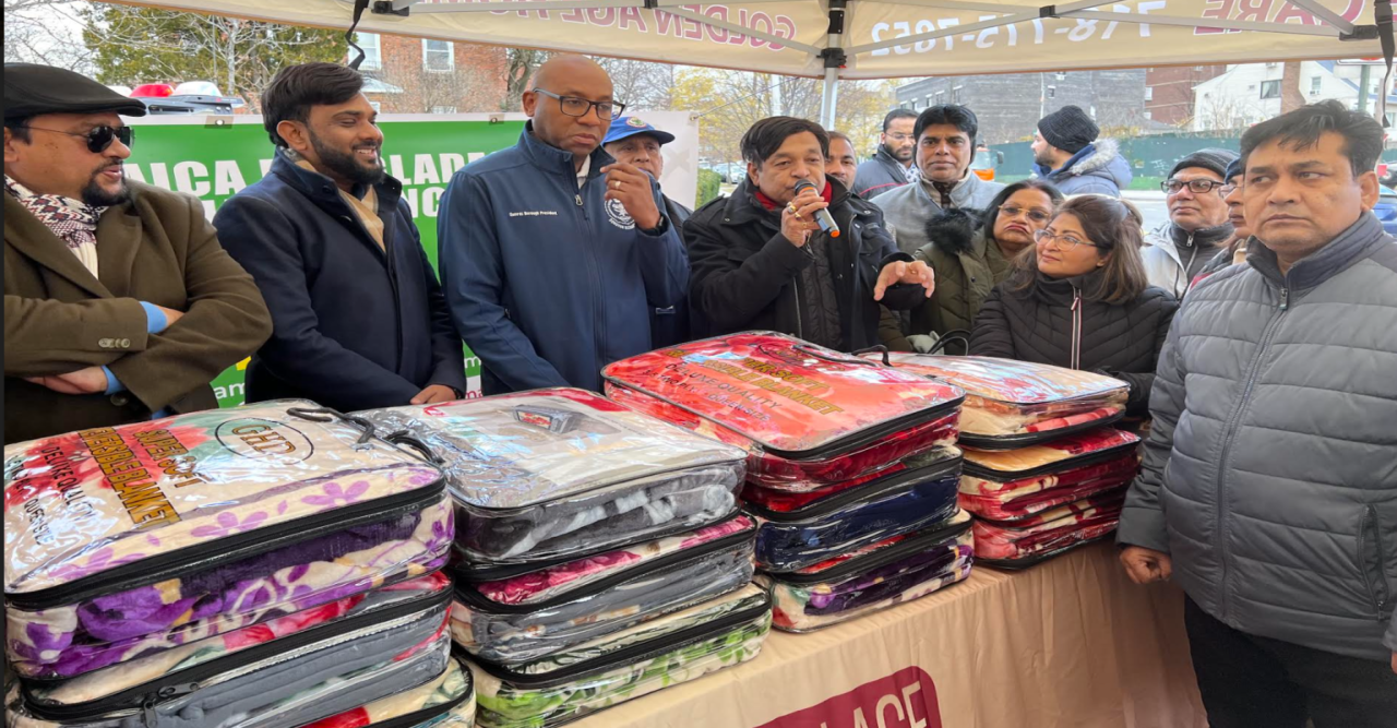 নিউইয়র্কে জ্যামাইকা বাংলাদেশ এসোসিয়েশন‘র কম্বল বিতরণ