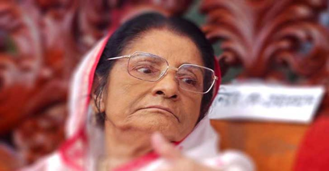 নিজেকে দলের চেয়ারম্যান ঘোষণা করে কাদের-চুন্নুকে অব্যাহতি দিলেন রওশন