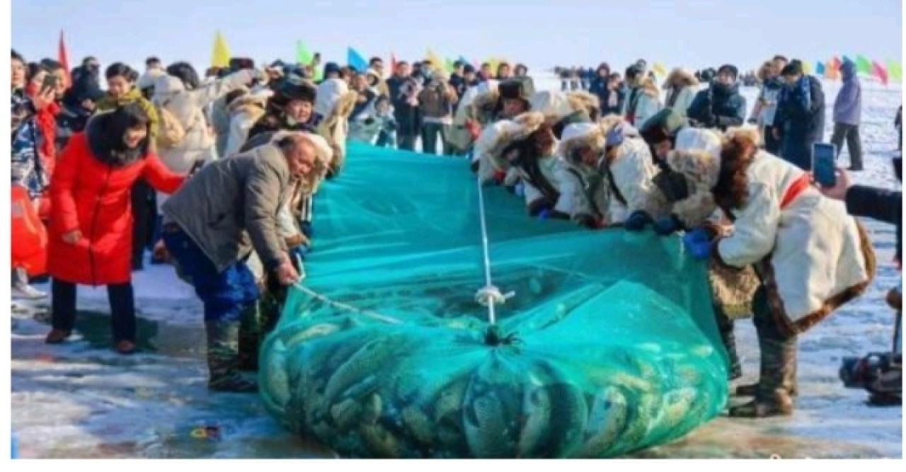 সিনচিয়াংয়ে বরফ-তুষার ও শীতকালীন মাছ ধরা একটি সাংস্কৃতিক ঐতিহ্য