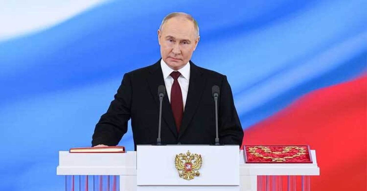 টানা পঞ্চমবার প্রেসিডেন্ট হিসেবে শপথ নিয়ে পুতিনের রেকর্ড