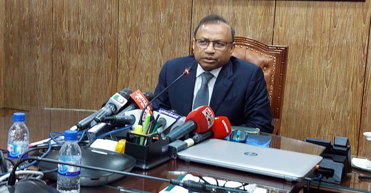 ডেঙ্গু নিয়ন্ত্রণে বিচ্ছিন্ন কোনো ত্রুটি থাকলে আমরা তদারকি করছি