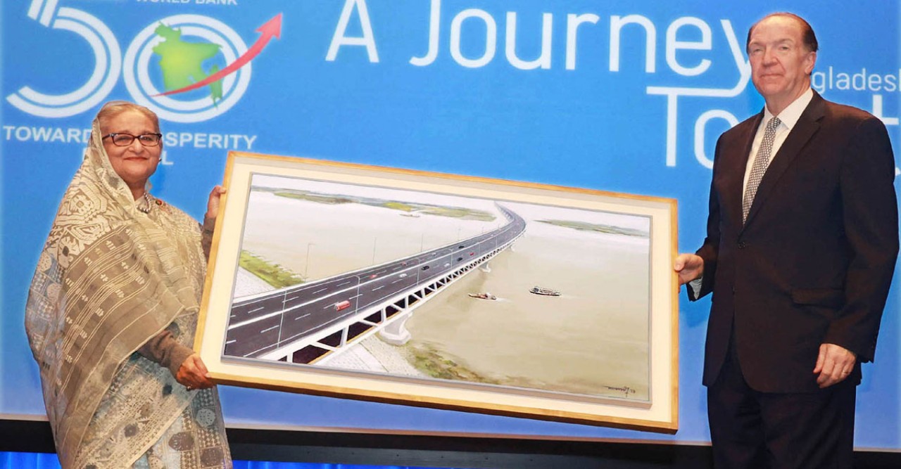 দেশে যে ভালো পেইন্টার আছে, সেটা দেখাতেই পদ্মা সেতুর ছবি দিয়েছি