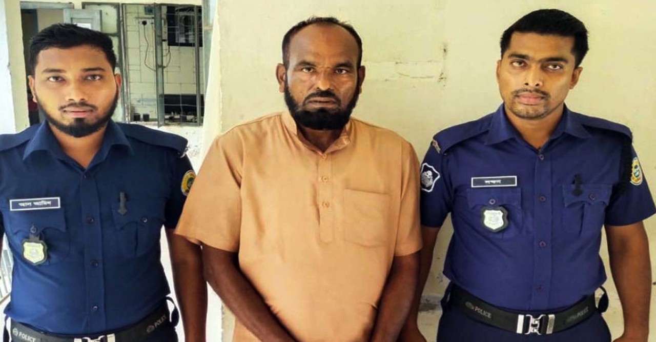 পর্নোগ্রাফি মামলায় আওয়ামী লীগ নেতা গ্রেপ্তার