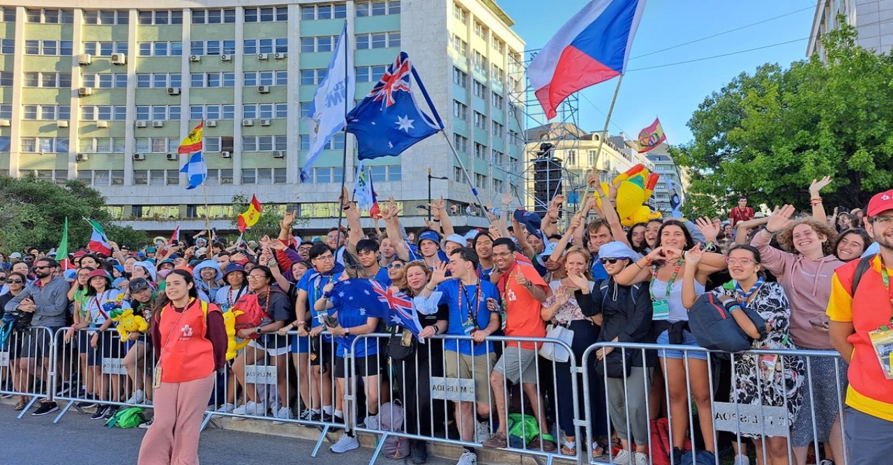 পর্তুগালের লিসবন পার্কে ৫ লাখ মানুষ সমবেত