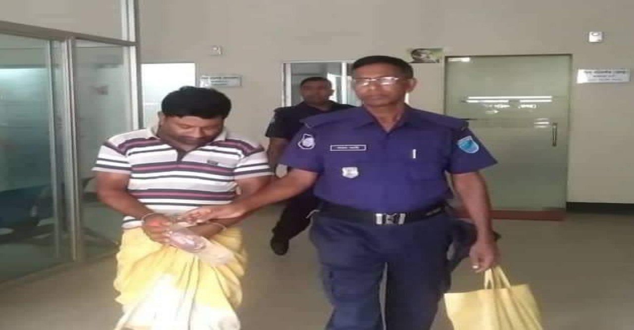 আশুলিয়ায় চিকিৎসক দম্পতিকে কুপিয়ে জখম, গ্রেপ্তার আসামীকে আদালতে প্রেরণ