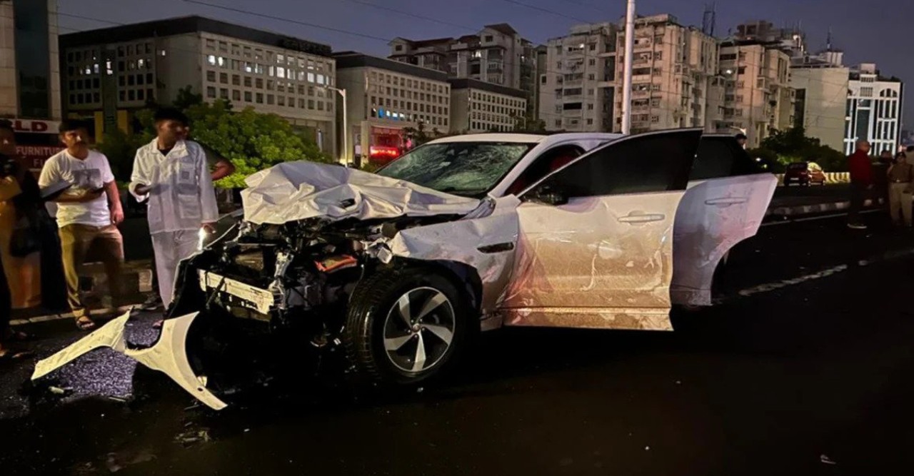 ভারতে ভয়াবহ সড়ক দুর্ঘটনা ফ্লাইওভারের ওপর গাড়ি চাপায় ৯ জন নিহত