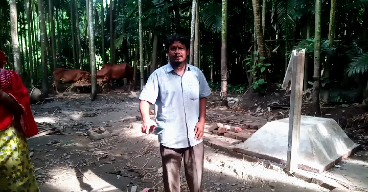 লক্ষীপুরে চাঁদার দাবিতে বসত ঘরে হামলা, নারী ও শিশুসহ আহত-৪