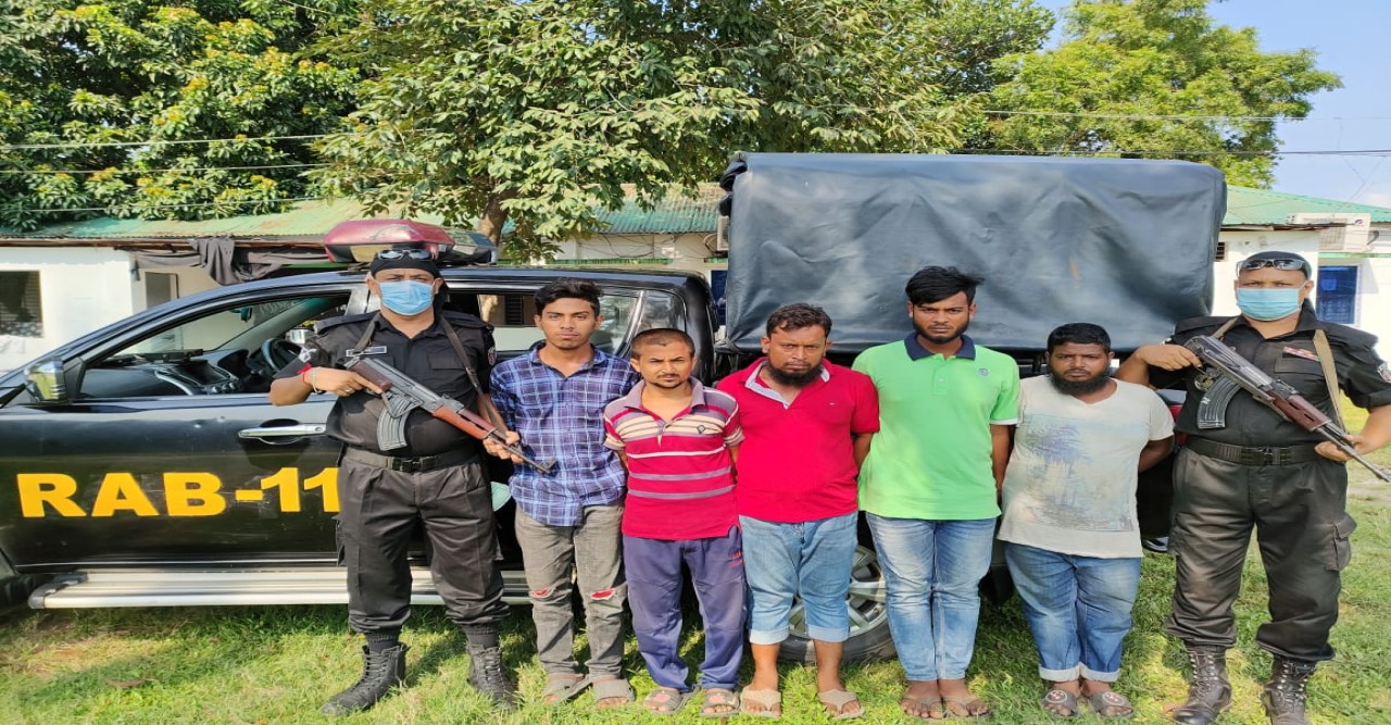 মাধবদী থেকে পাঁচ চাঁদাবাজ গ্রেফতার