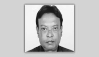 আজিমপুর কবরস্থানে চিরনিদ্রায় শায়িত চলচ্চিত্র নির্মাতা আউয়াল