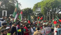 শহীদ মিনারে জড়ো হচ্ছে শিক্ষার্থীরা, অংশ নেবে বিজয় র‍্যালিতে
