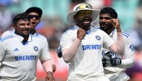 ইংল্যান্ডকে ১০৬ রানে হারিয়ে সিরিজে ফিরল ভারত