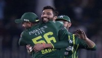 শাহিন-আমিরদের দাপটে জয়ে শুরু পাকিস্তানের