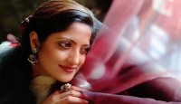 রহস্যময় মৃত্যু হিমুর, মানতে পারছেন না তারকারা