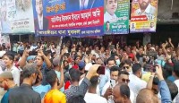এক দিন আগেই নয়াপল্টনে নেতাকর্মীদের ভিড়, সরে যেতে মাইকিং