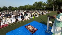 নিউইয়র্কে নর্থ ব্রঙ্কস ইসলামিক সেন্টার অ্যান্ড জামে মসজিদের উদ্যোগে খোলা মাঠে ঈদুল আযহার বিশাল জামায়াত অনুষ্ঠিত