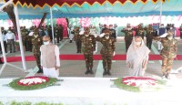 সন্তানদের নিয়ে বঙ্গবন্ধুর সমাধিতে শ্রদ্ধা নিবেদন প্রধানমন্ত্রীর